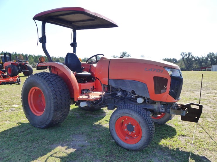 2017-kubota-l4701-image-2