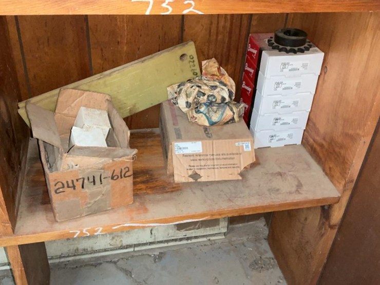 #752-•-bushings,-sprockets-and-miscellaneous-parts-image-30