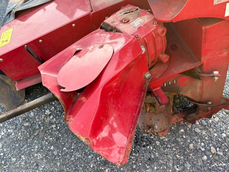 new-holland-210m-image-4