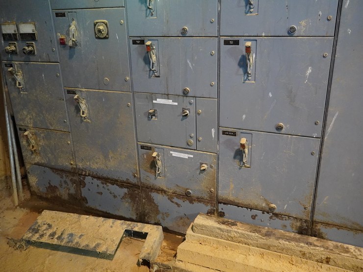 #146-•-unitrol-motor-control-center-image-3