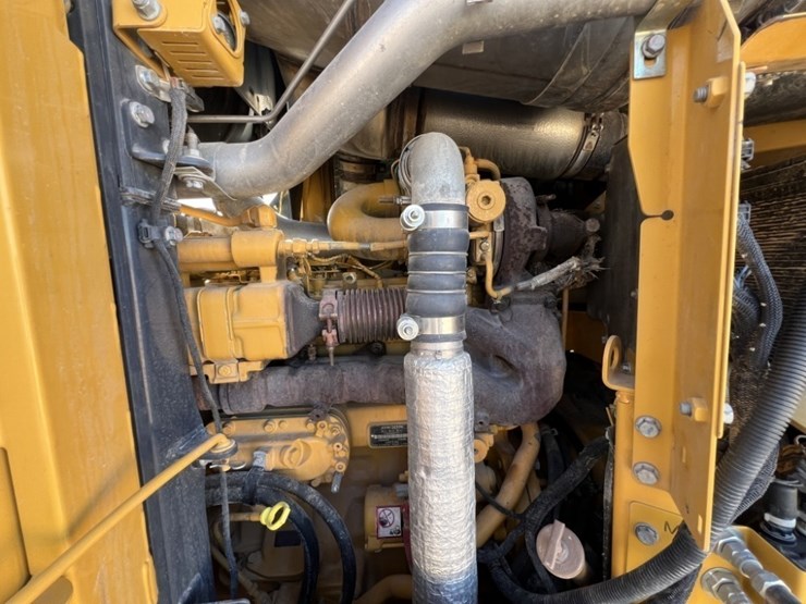 2018-deere-872gp-image-40