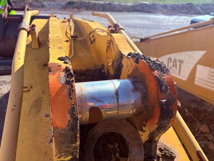 caterpillar-345c-image-10