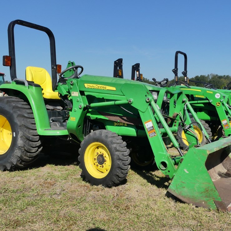 2011 JOHN DEERE 3038E