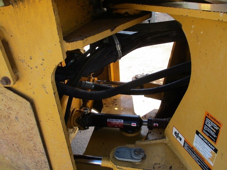 2000-deere-624h-image-17