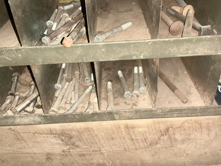 #770-•-parts-rack-of-nuts,-bolts,-washers-and-more-image-34