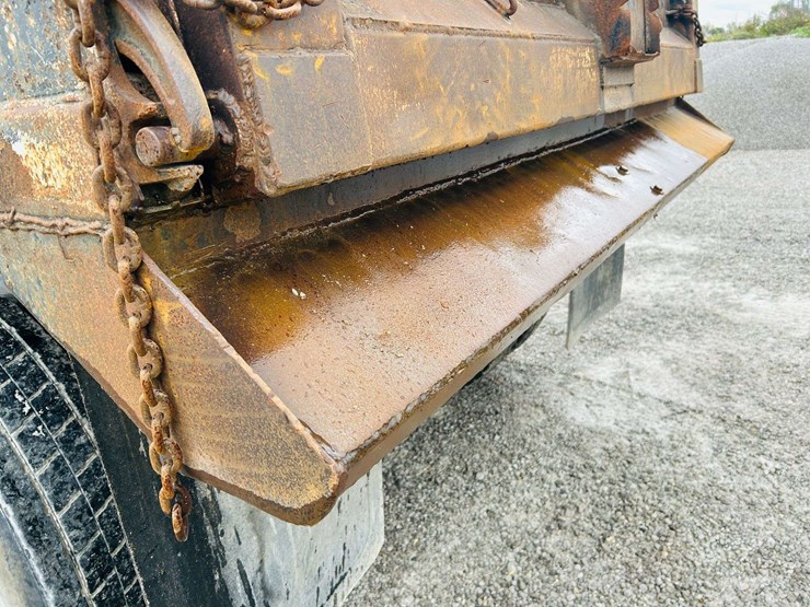 1999-freightliner-tri-axle-dump-truck-image-18