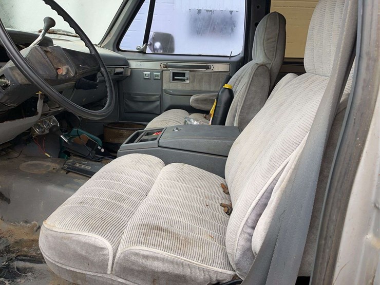 1985-chevrolet-suburban-image-4