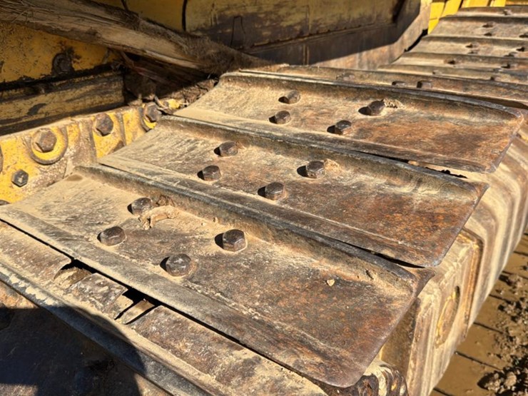 2008-deere-750j-xlt-image-18