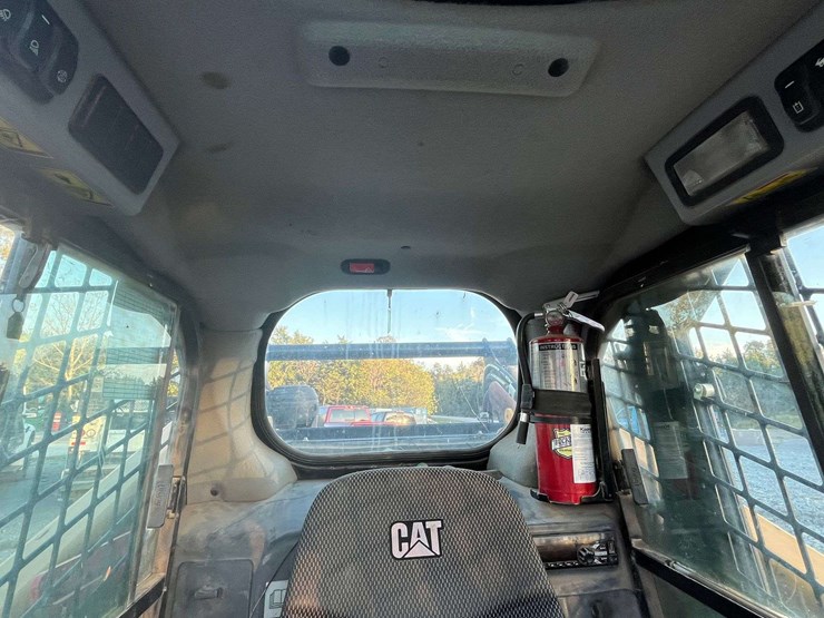 2020-caterpillar-289d3-image-36