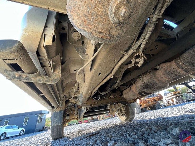 2017-ford-f550-xl-image-26