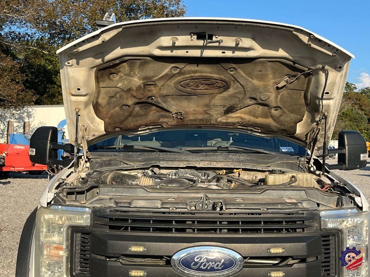 2017-ford-f550-xl-image-57