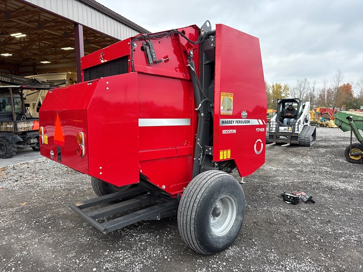 massey-ferguson-1745-image-16