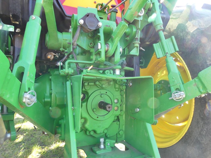 2022-john-deere-5055e-image-6