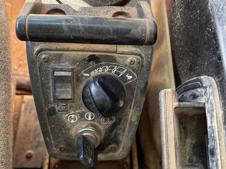 1999-caterpillar-375l-image-71