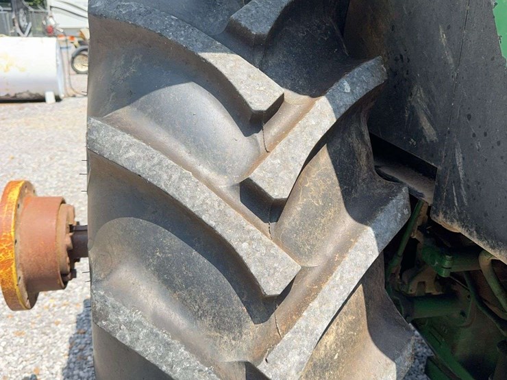 john-deere-4640-image-30