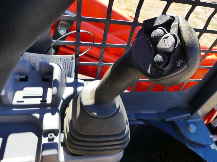 2023-kubota-svl97-2-image-15