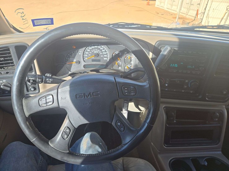 2003-gmc-yukon-xl-image-15