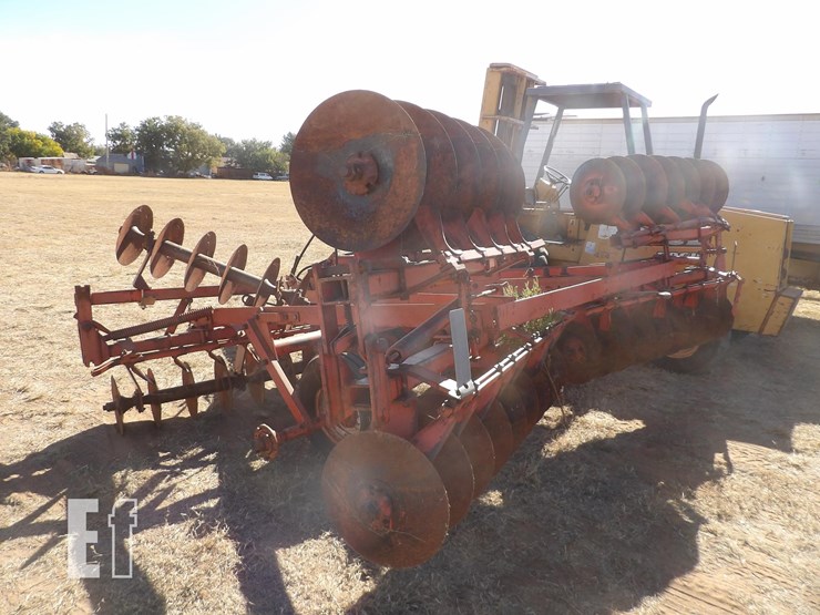 allis-chalmers-2300-image-2