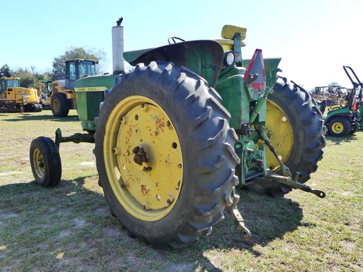 john-deere-2520-image-3