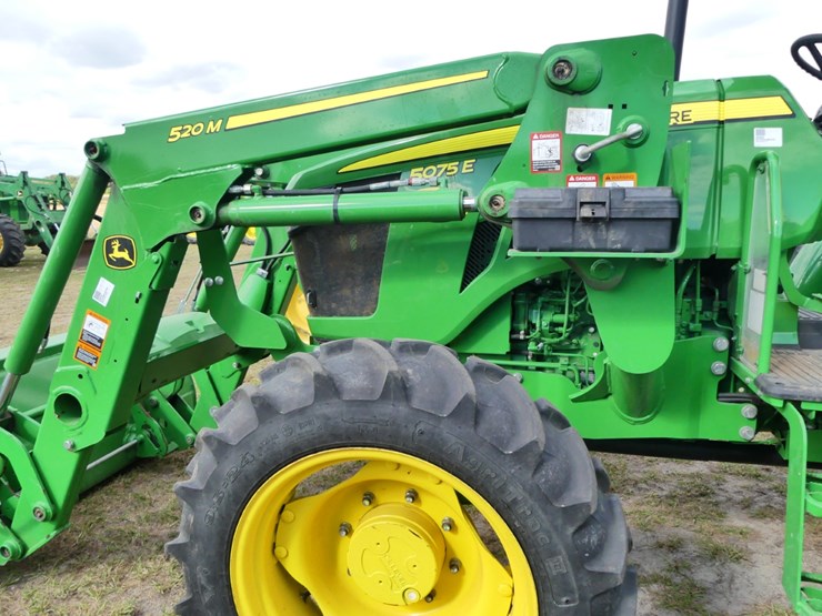 2021-john-deere-5075e-image-9