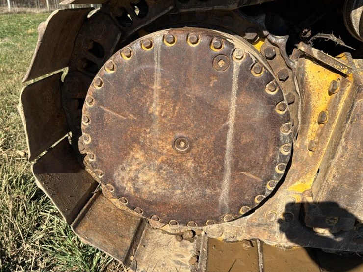 2008-deere-750j-xlt-image-19