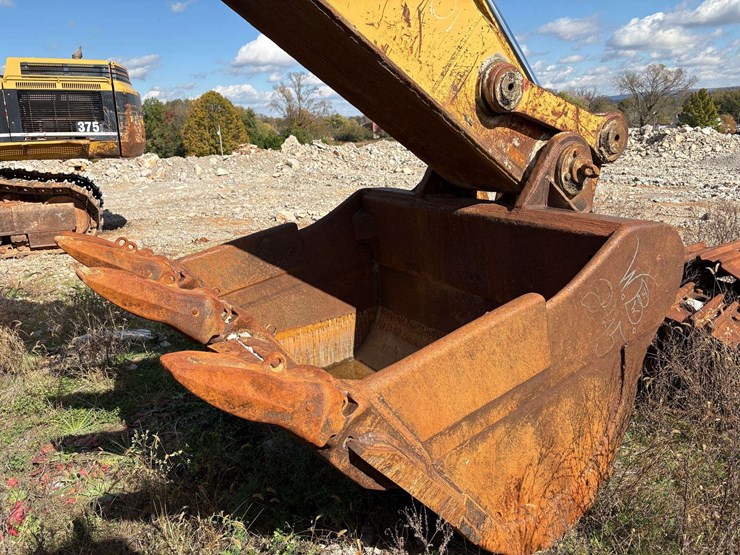 1995-caterpillar-375l-image-10