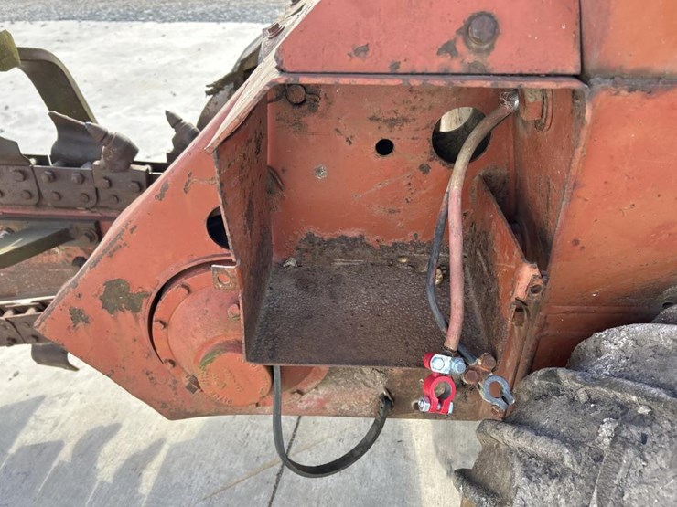 ditch-witch-2300-image-35