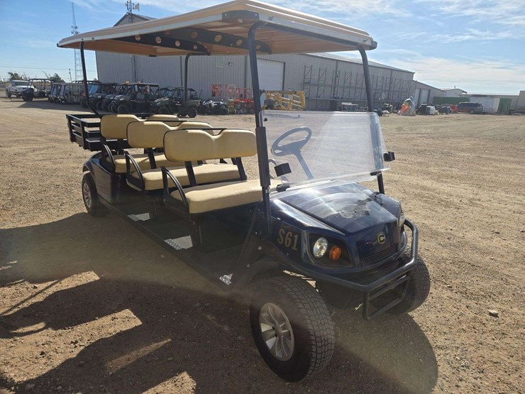 cushman-s61-shuttle-8-72-volt-golf-cart-image-2