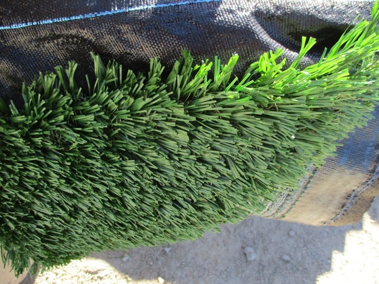 unused-roll-of-artificial-turf-image-4