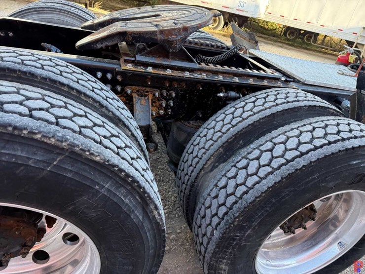 2015-mack-ch613-image-4