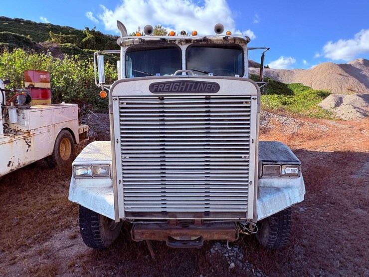 freightliner-t/a-water-truck-image-5