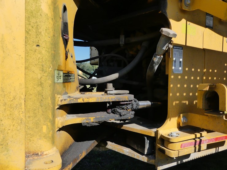 deere-524k-image-9