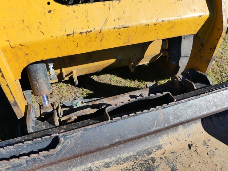 2019-caterpillar-259d-image-11