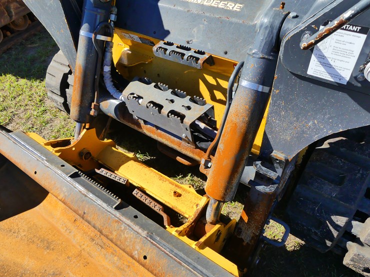 2019-deere-331g-image-11