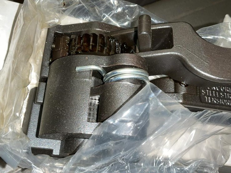 #107-•-ep-1425-steel-strapping-tensioner-and-cant-hook-image-7