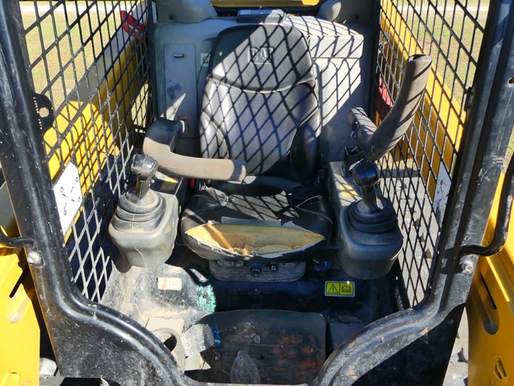 2019-caterpillar-259d-image-13