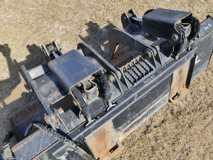 2021-caterpillar-80-image-3