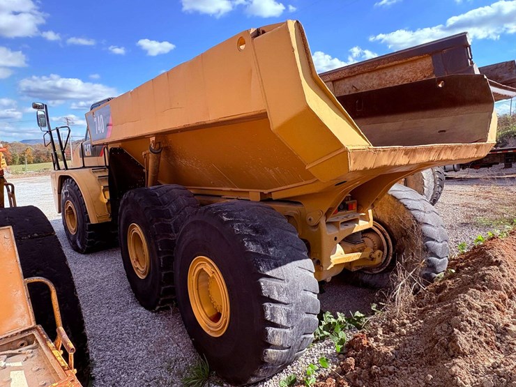 2007-caterpillar-740-image-2