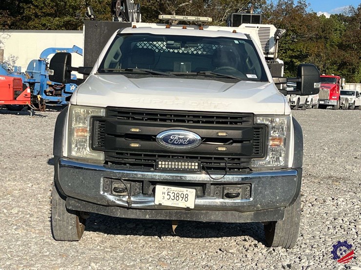 2017-ford-f550-xl-image-13