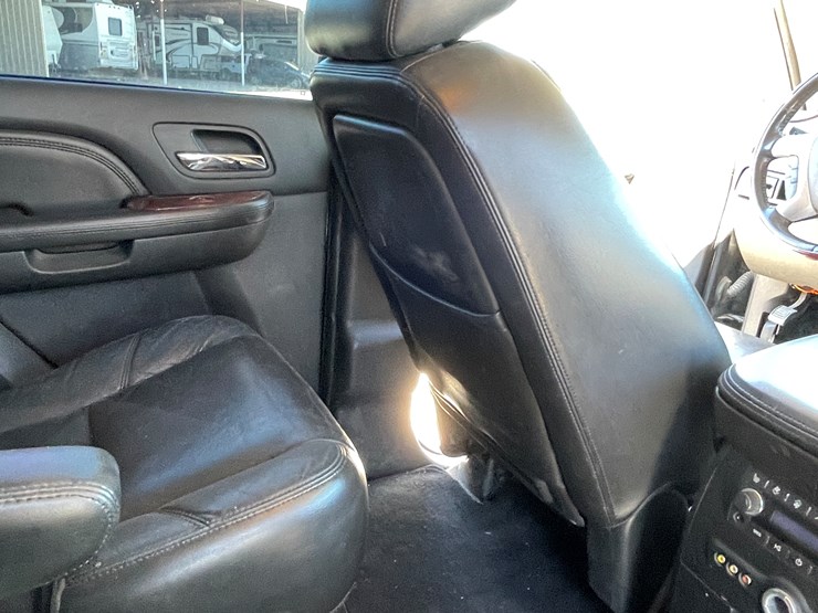 2010-cadillac-escalade-image-88