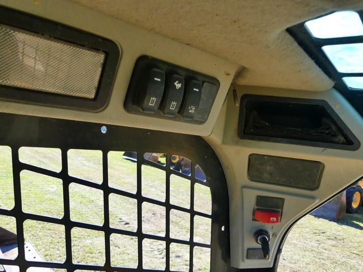 2021-caterpillar-259d3-image-15