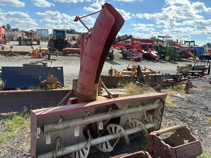 mckee-snowblower-image-2