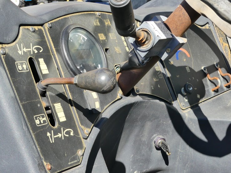 2015-caterpillar-tl642c-image-16