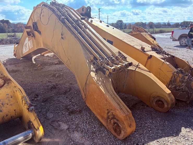 caterpillar-375-image-2