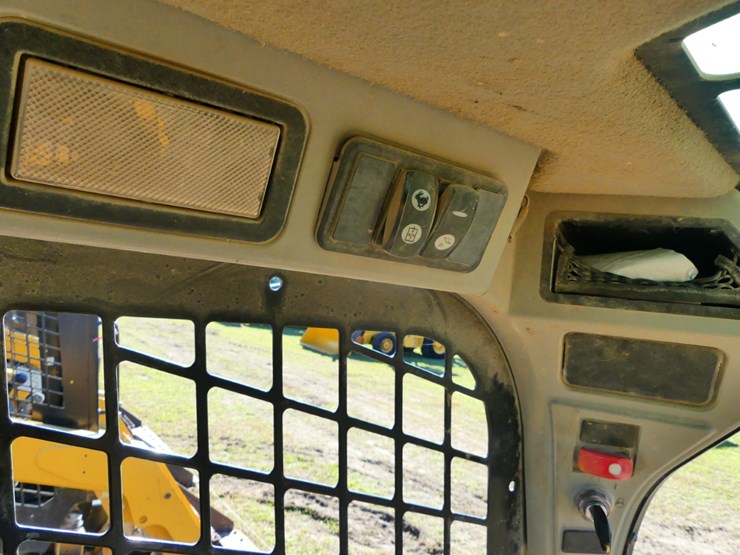 2019-caterpillar-259d-image-16