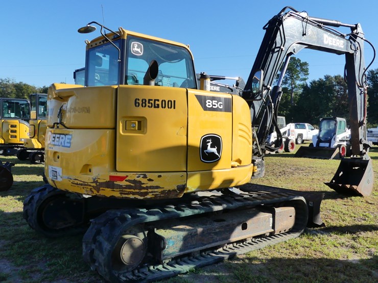 2018-deere-85g-image-3