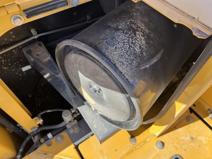 2019-deere-670g-lc-image-57