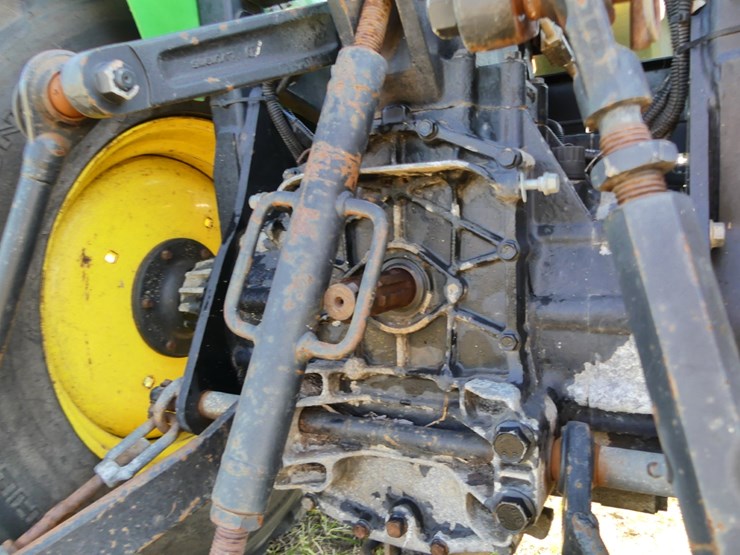 2011-john-deere-3038e-image-6