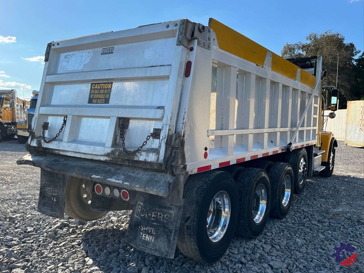 2020-freightliner-122sd-image-35