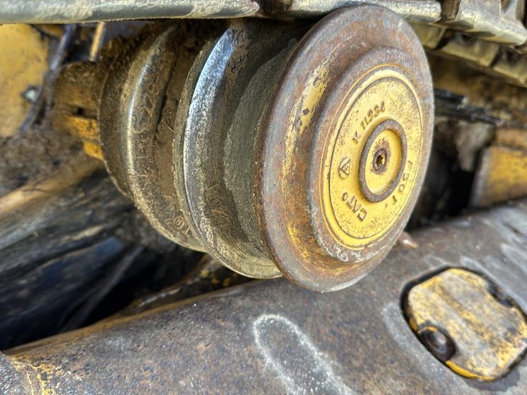 2008-deere-750j-xlt-image-14